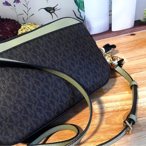 Michael Kors Jet Set Brown & Sage Green Signature Crossbody Bag - Picture 3 of 15